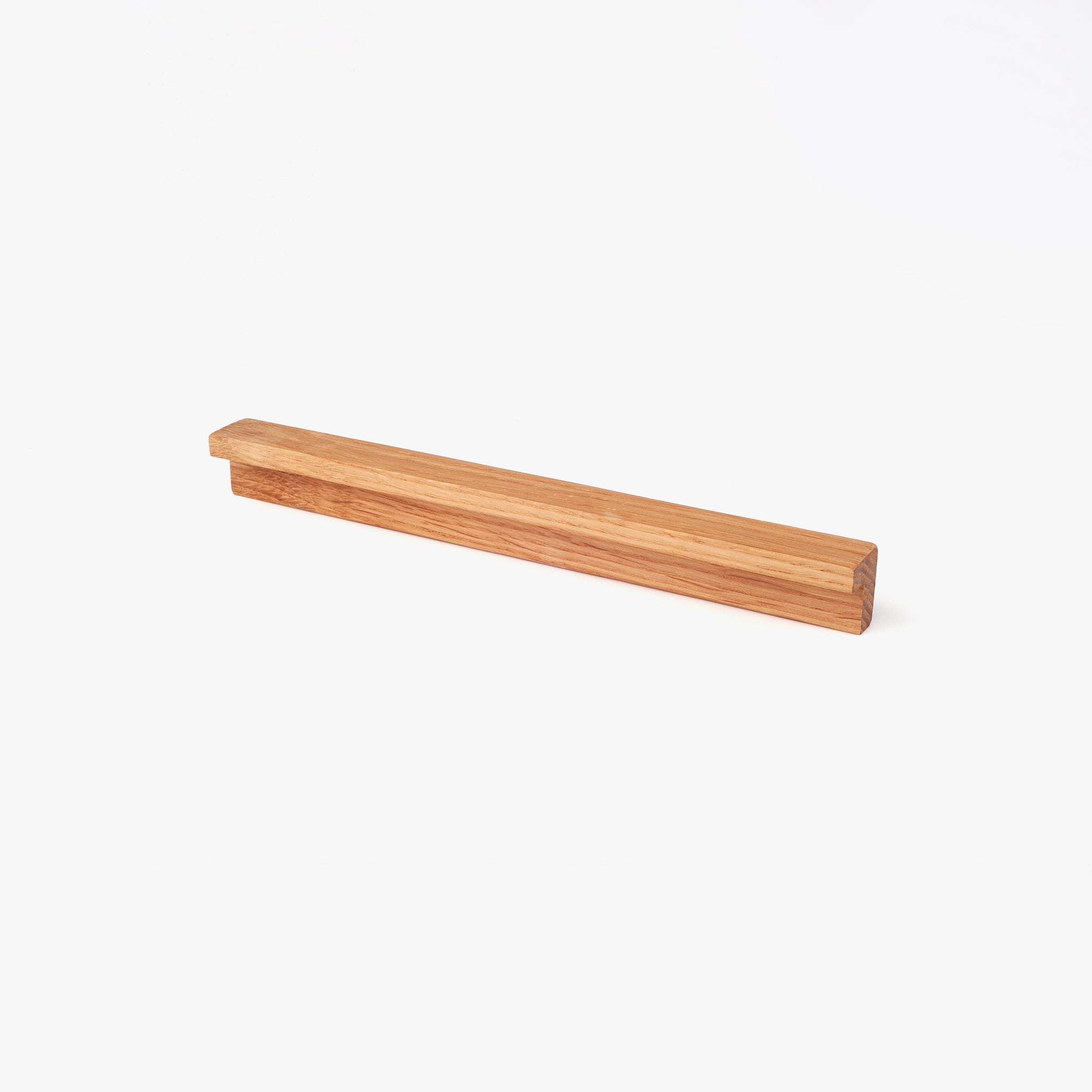 The Latch - American Oak Kitchen Handle with a Modern Design – C S Studios